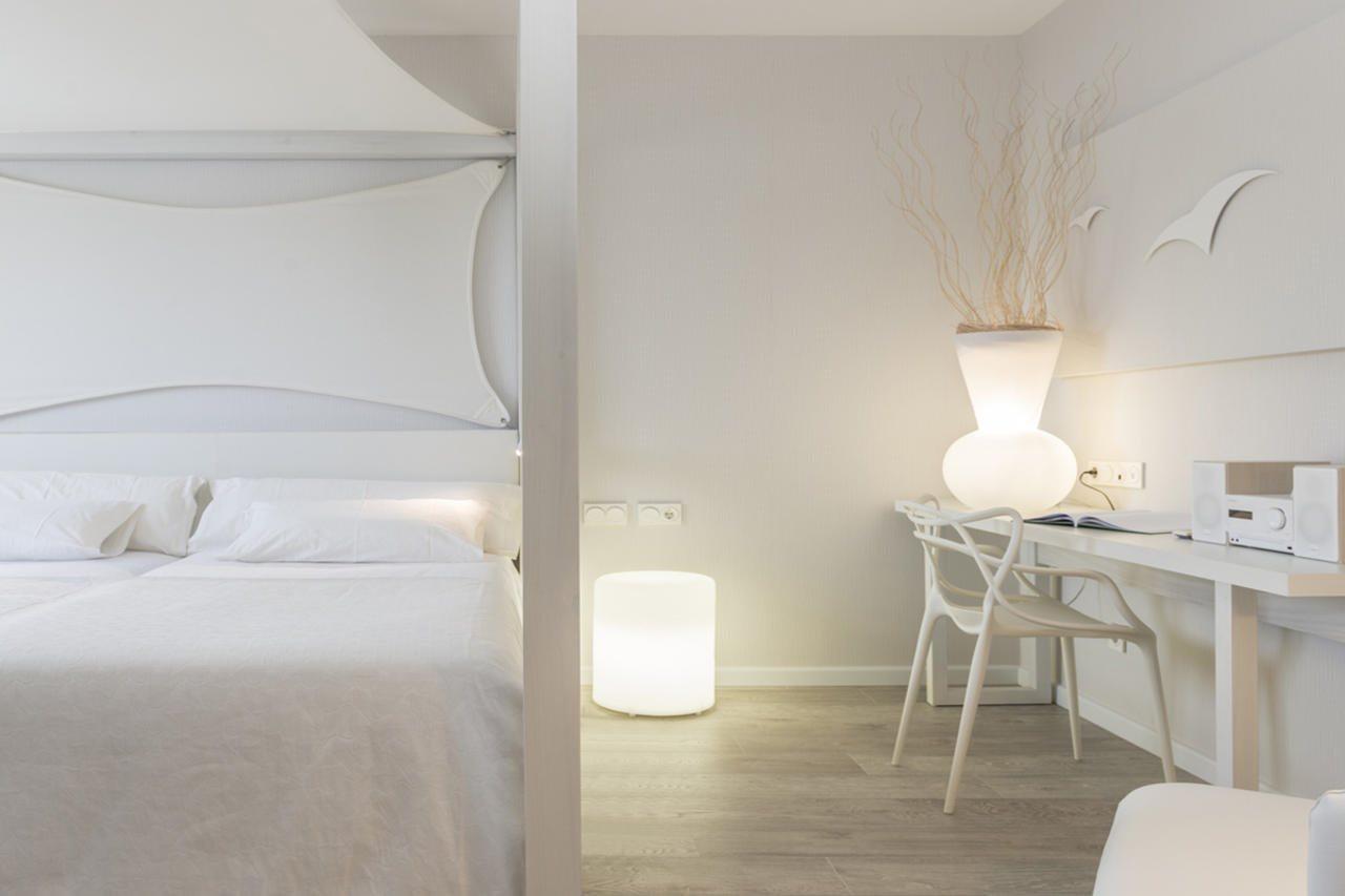 Blanco Hotel Formentera Es Pujols Esterno foto