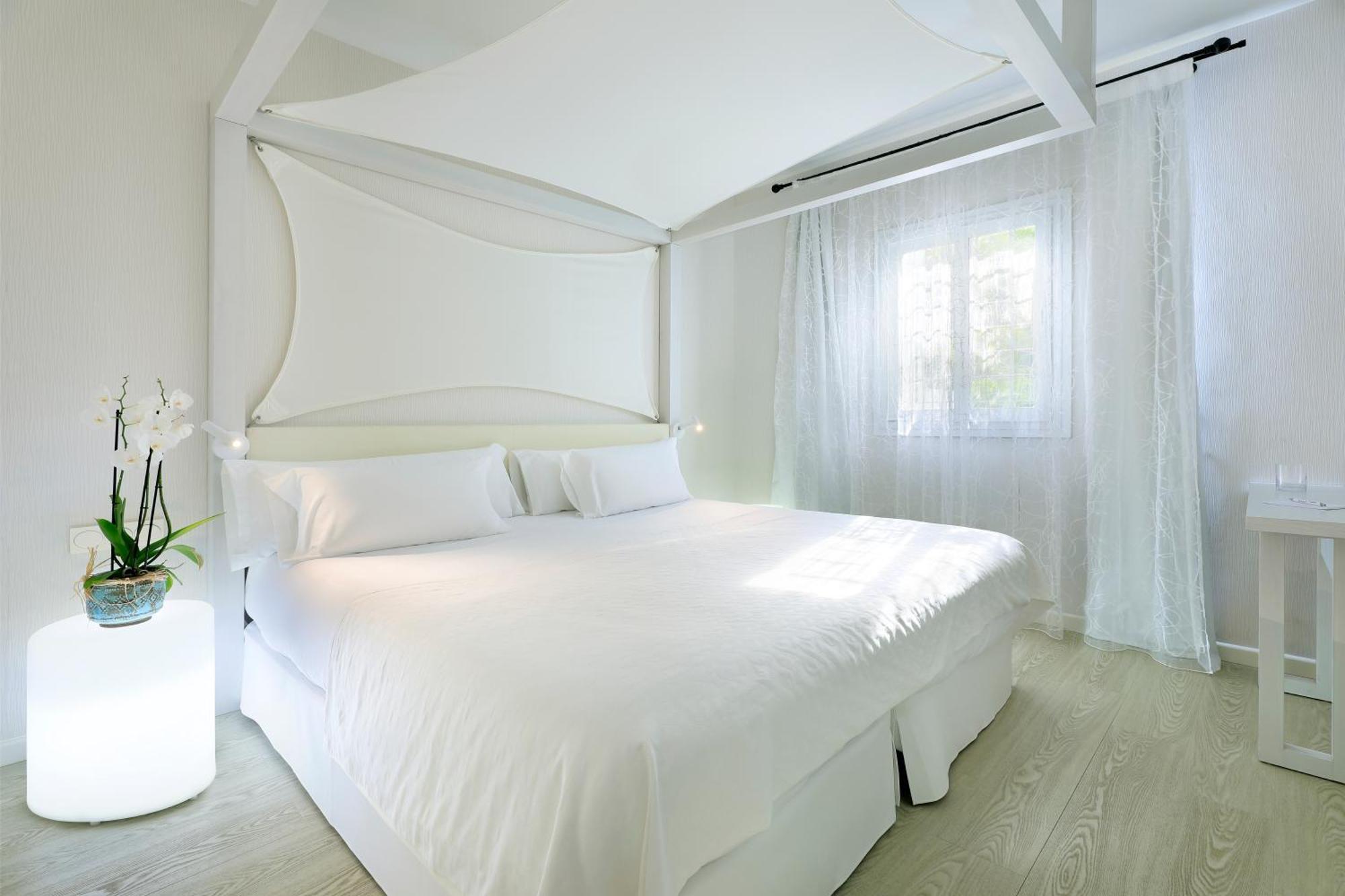 Blanco Hotel Formentera Es Pujols Esterno foto